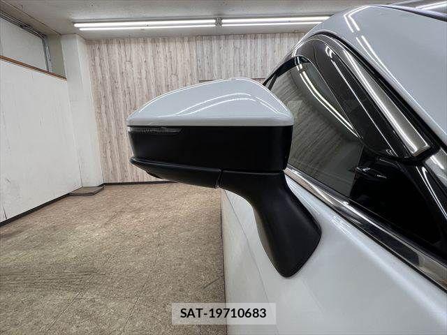 Toyota Crown Crossover 2023-01 7216505-23