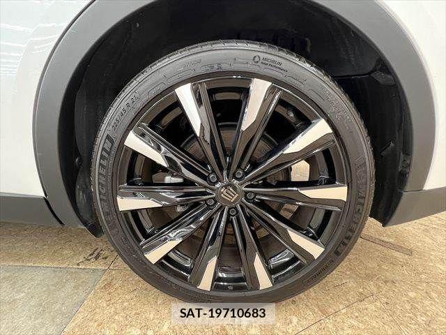 Toyota Crown Crossover 2023-01 7216505-25