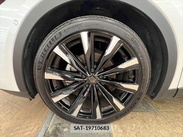 Toyota Crown Crossover 2023-01 7216505-26