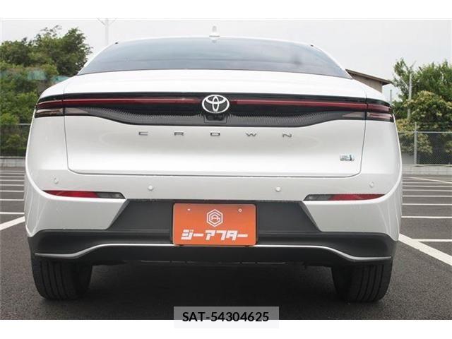 Toyota Crown Crossover 2023-02 7216509-15