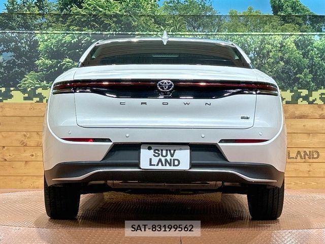 Toyota Crown Crossover 2022-10 7216496-15