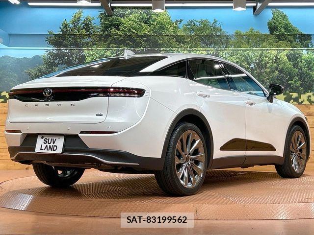 Toyota Crown Crossover 2022-10 7216496-17