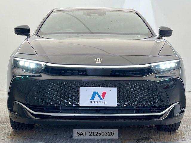 Toyota Crown Crossover 2023-10 7216525-14