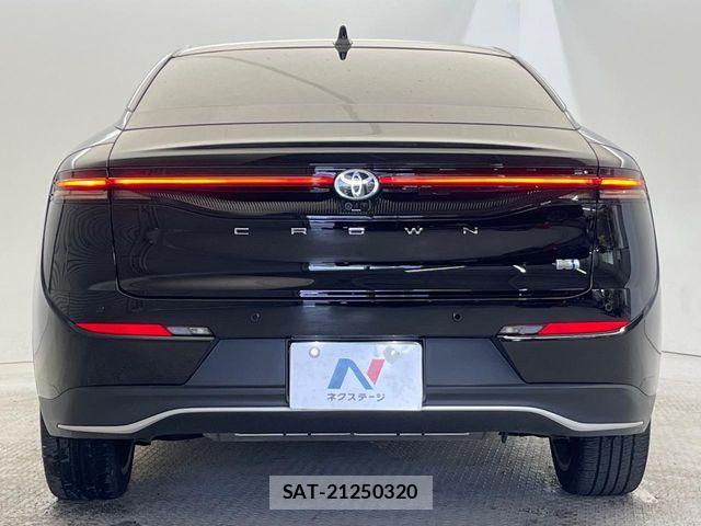 Toyota Crown Crossover 2023-10 7216525-15
