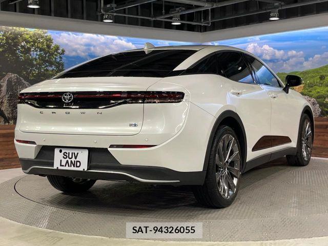 Toyota Crown Crossover 2023-06 7216512-15
