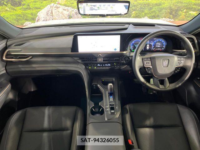 Toyota Crown Crossover 2023-06 7216512-1
