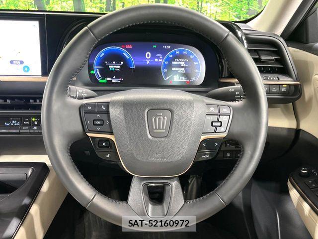 Toyota Crown Crossover 2023-06 7216510-11