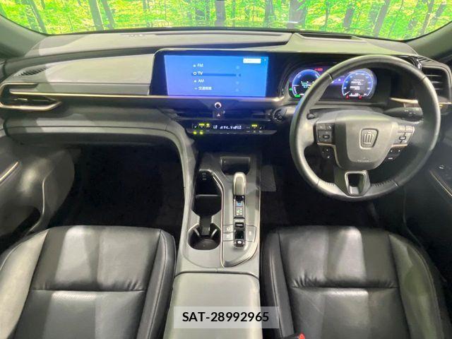 Toyota Crown Crossover 2023-06 7216519-1