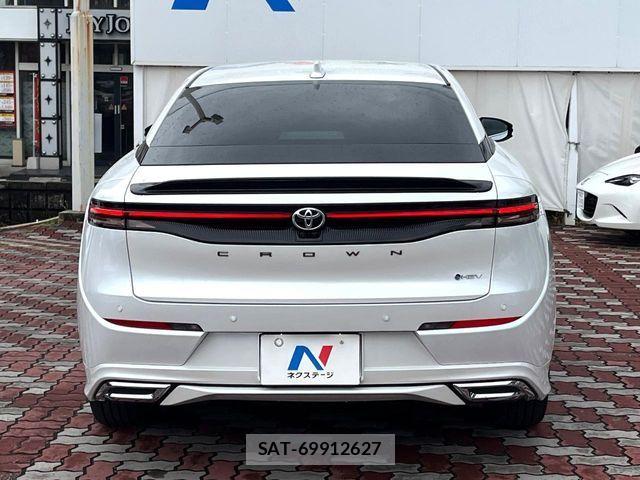 Toyota Crown Crossover 2023-09 7216521-14