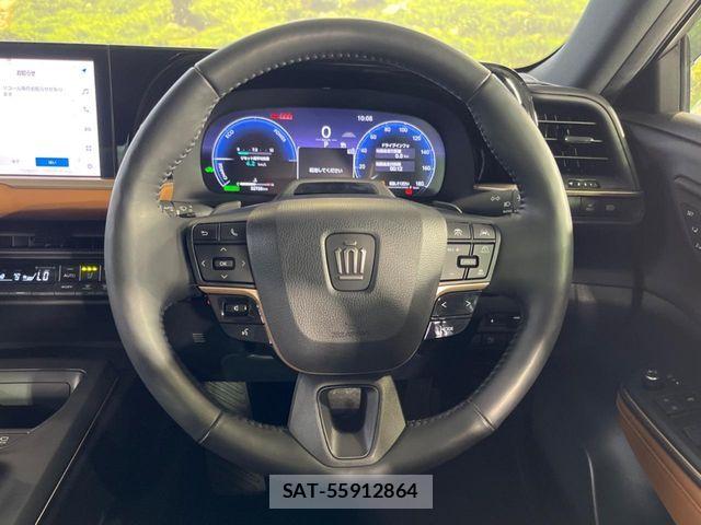 Toyota Crown Crossover 2023-07 7216522-9