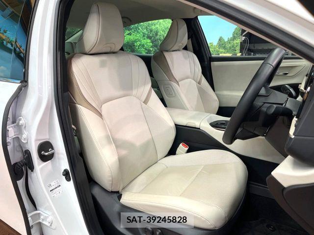 Toyota Crown Crossover 2023-06 7216511-10