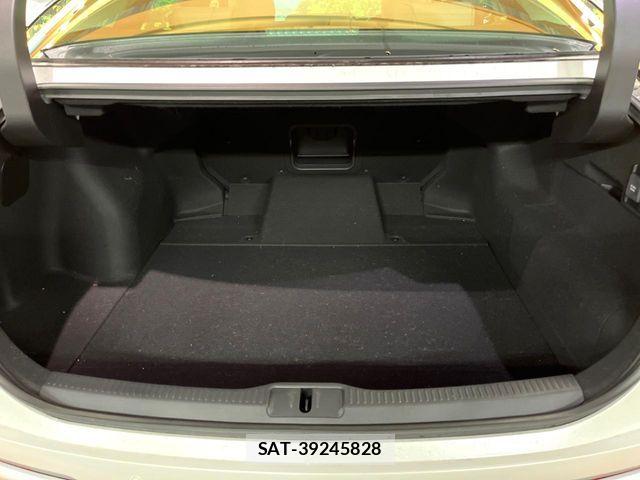 Toyota Crown Crossover 2023-06 7216511-12