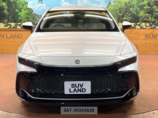 Toyota Crown Crossover 2023-06 7216511-15
