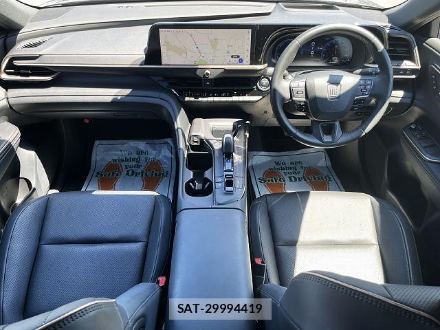 Toyota Crown Crossover 2023-03 7216508-1