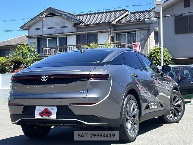 Toyota Crown Crossover 2023-03 7216508-2