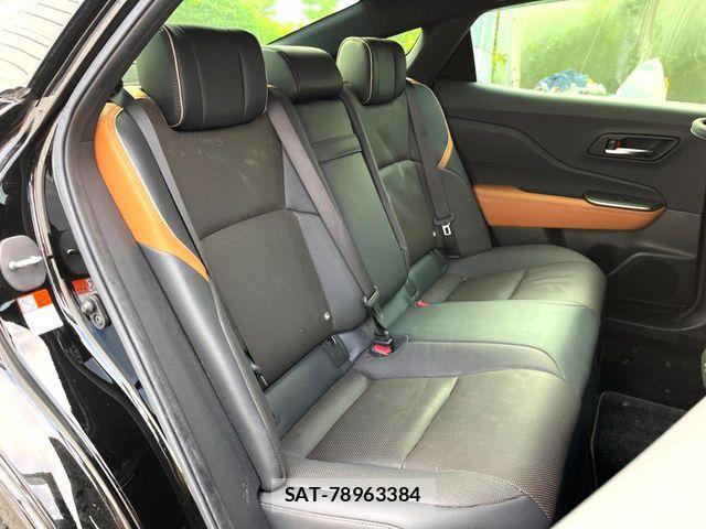 Toyota Crown Crossover 2022-12 7216500-9