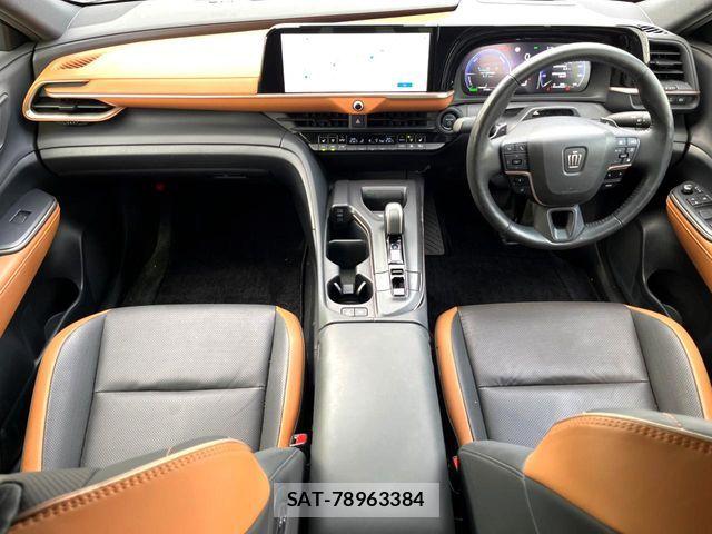 Toyota Crown Crossover 2022-12 7216500-1