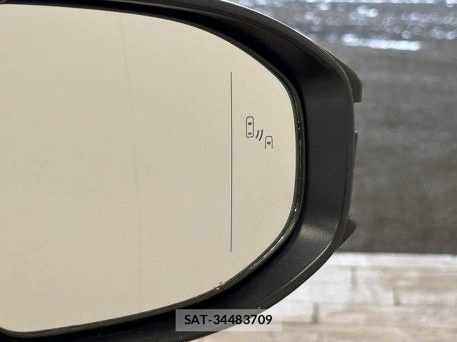 Toyota Crown Crossover 2022-12 7250242-9
