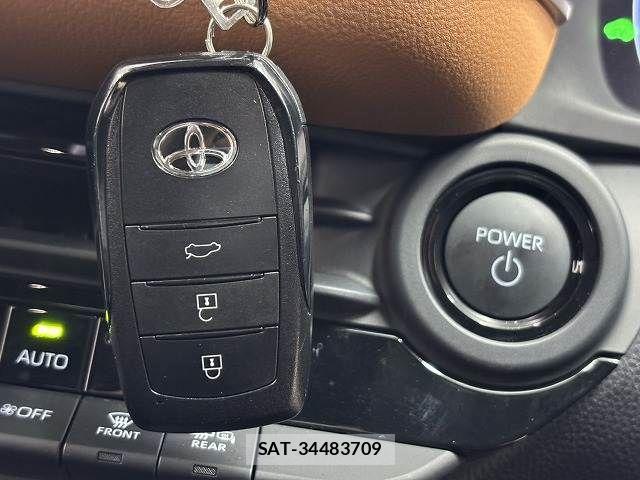 Toyota Crown Crossover 2022-12 7250242-11