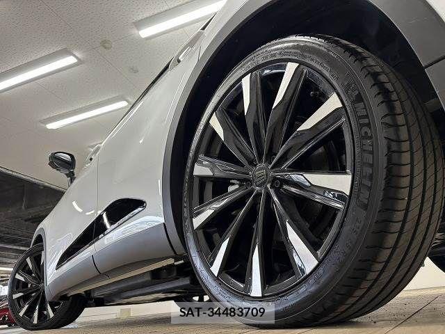 Toyota Crown Crossover 2022-12 7250242-18