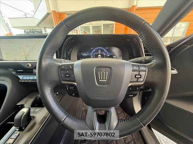 Toyota Crown Crossover 2023-06 7250253-23
