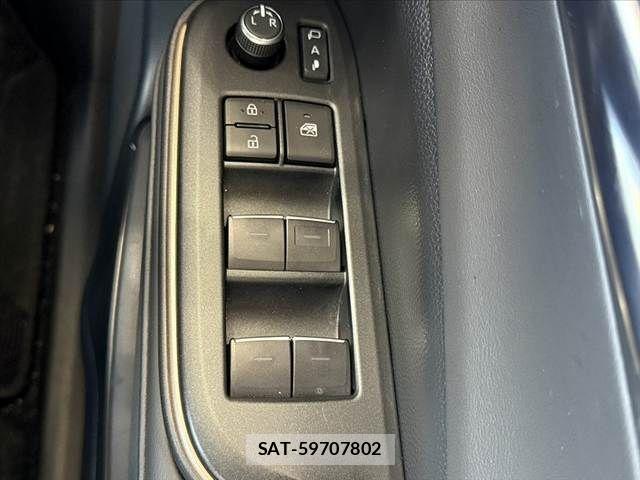 Toyota Crown Crossover 2023-06 7250253-26