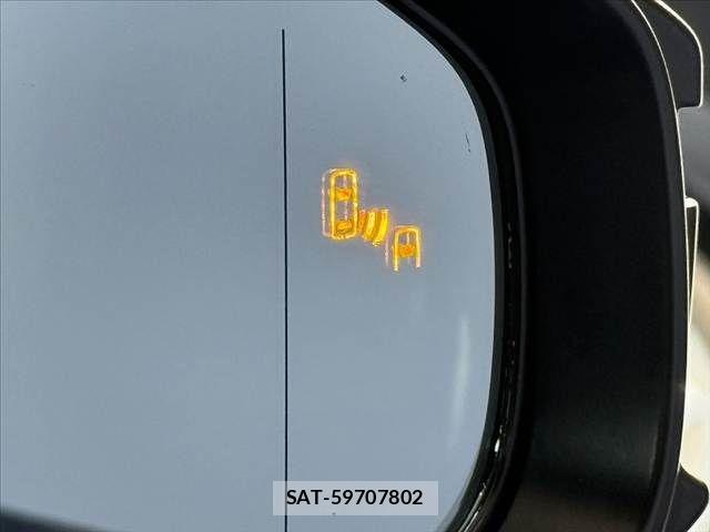Toyota Crown Crossover 2023-06 7250253-5