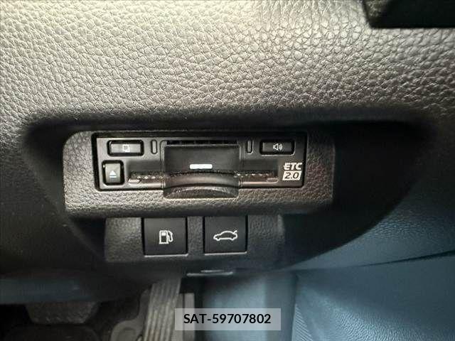 Toyota Crown Crossover 2023-06 7250253-7