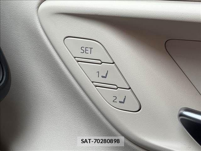 Toyota Crown Crossover 2023-04 7250252-13