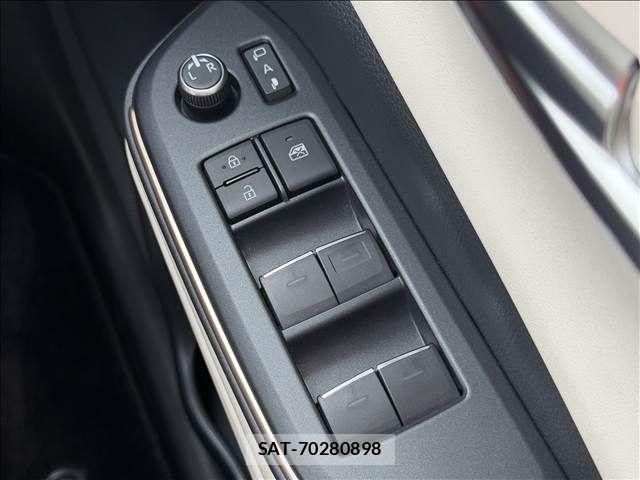 Toyota Crown Crossover 2023-04 7250252-26