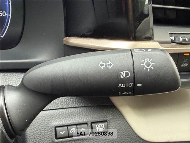 Toyota Crown Crossover 2023-04 7250252-27