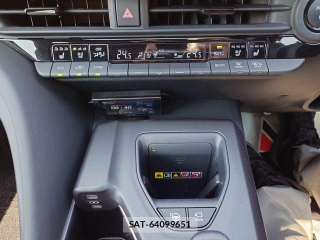 Toyota Crown Crossover 2022-10 7250249-18