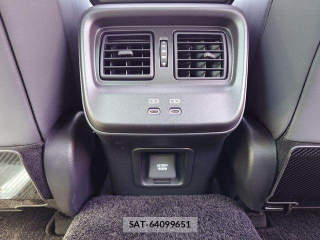 Toyota Crown Crossover 2022-10 7250249-24