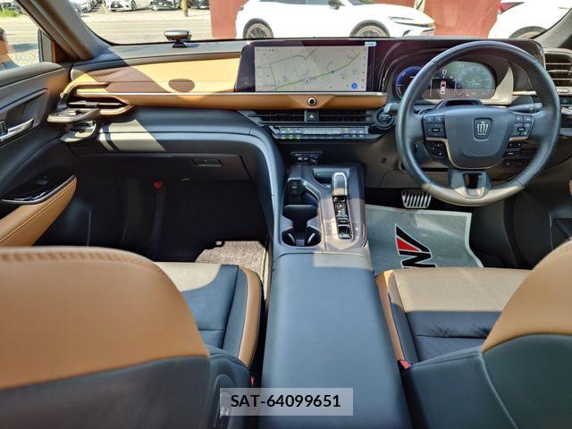Toyota Crown Crossover 2022-10 7250249-8