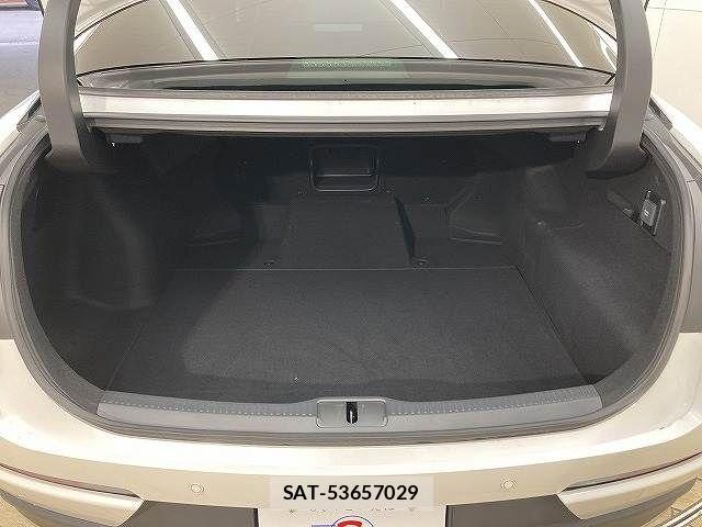 Toyota Crown Crossover 2023-04 7250247-12