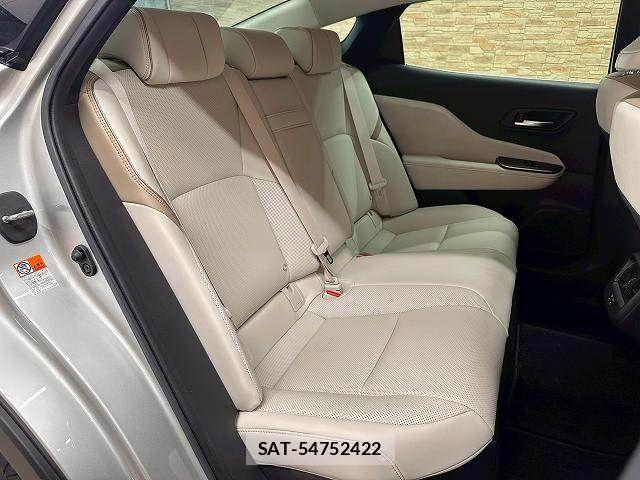 Toyota Crown Crossover 2023-07 7250254-5