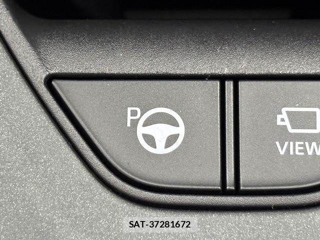 Toyota Crown Crossover 2022-12 7250244-9