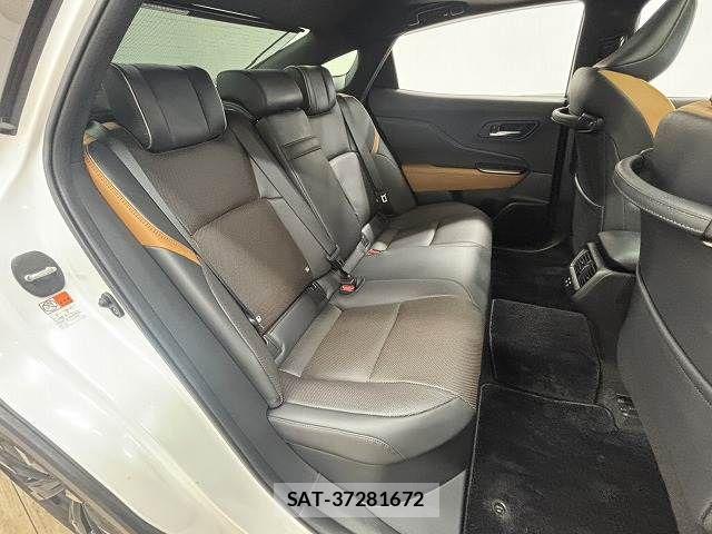 Toyota Crown Crossover 2022-12 7250244-5