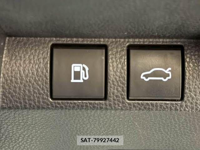 Toyota Crown Crossover 2023-03 7250251-10