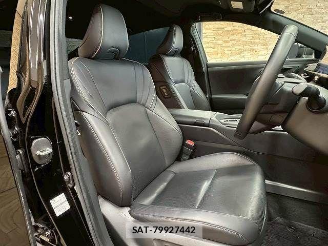 Toyota Crown Crossover 2023-03 7250251-4