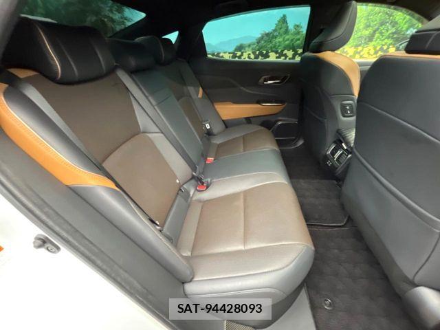 Toyota Crown Crossover 2022-12 7271731-9