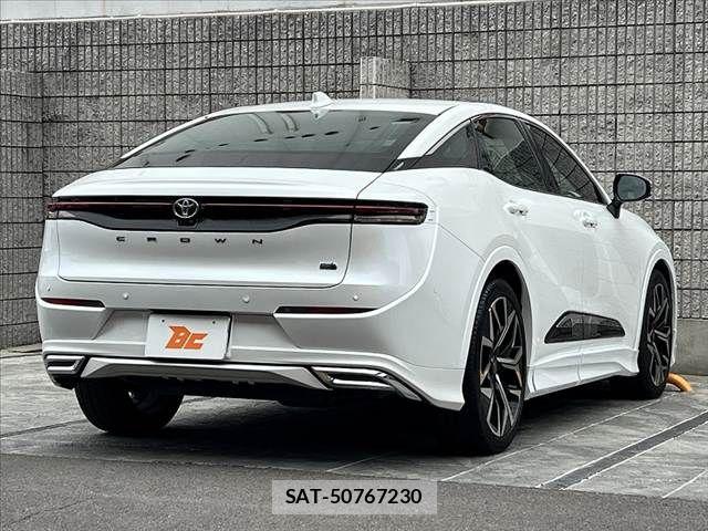 Toyota Crown Crossover 2022-10 7271735-14