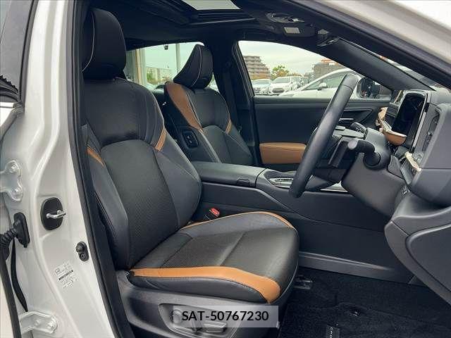 Toyota Crown Crossover 2022-10 7271735-15