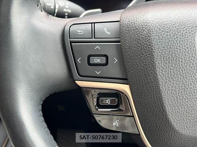 Toyota Crown Crossover 2022-10 7271735-24