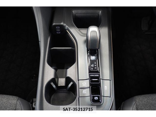 Toyota Crown Crossover 2023-04 7271734-16