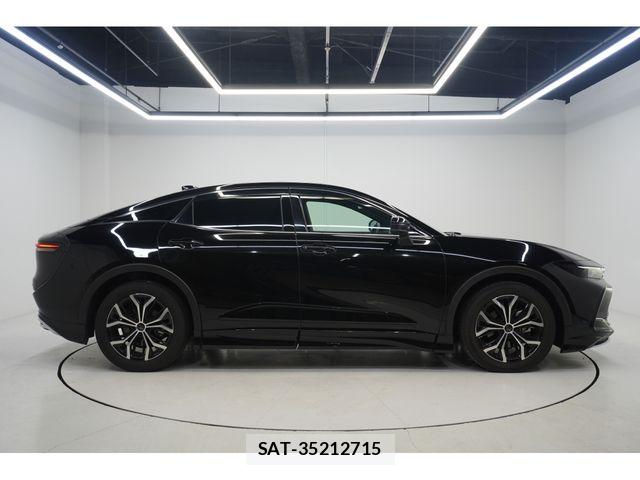 Toyota Crown Crossover 2023-04 7271734-3