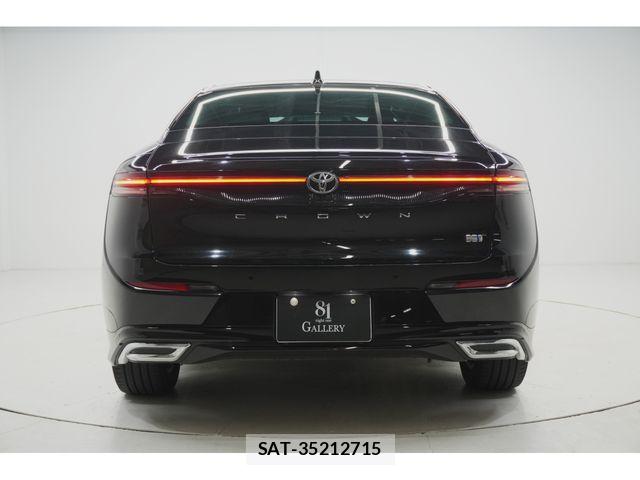 Toyota Crown Crossover 2023-04 7271734-5