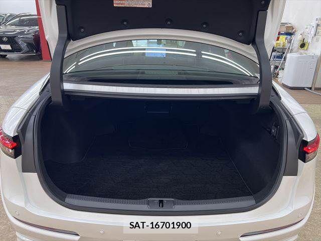 Toyota Crown Crossover 2022-12 7326355-9
