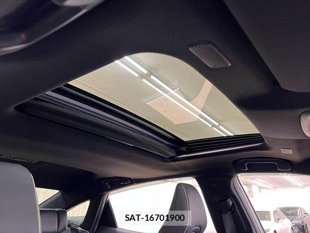 Toyota Crown Crossover 2022-12 7326355-3