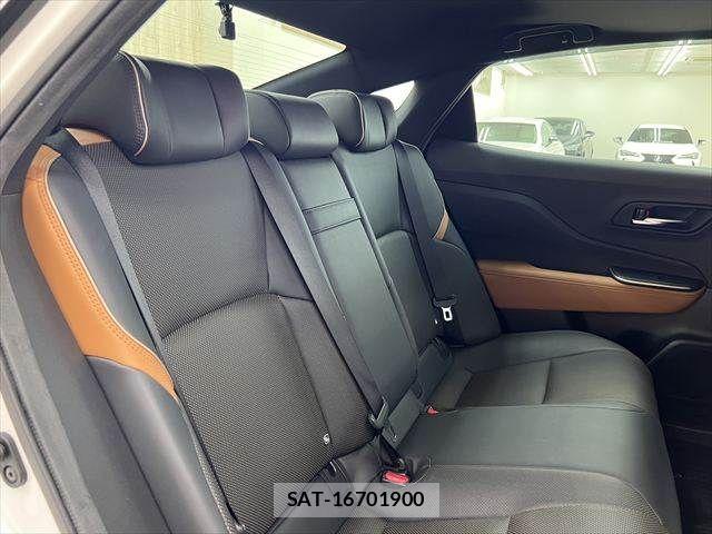 Toyota Crown Crossover 2022-12 7326355-8